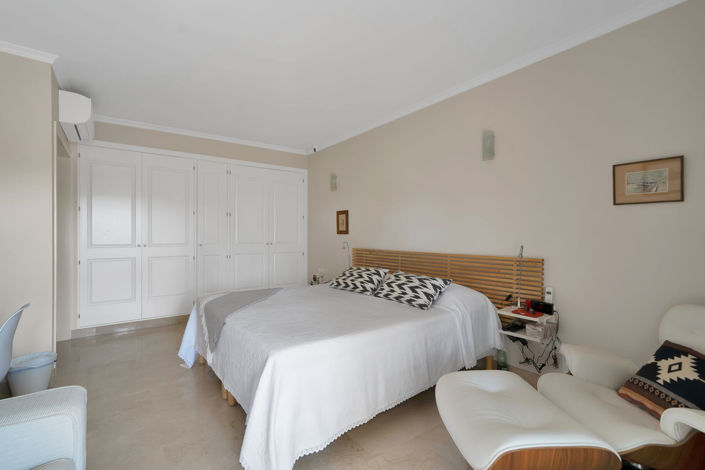 Image No.24-3 Bed Townhouse for sale