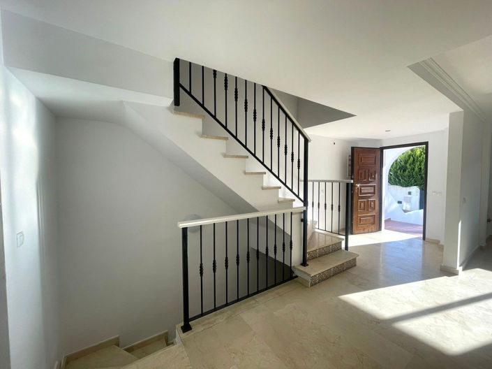 Image No.10-3 Bed Townhouse for sale