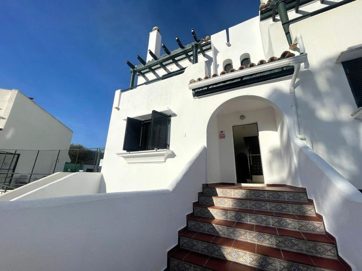 Image No.2-3 Bed Townhouse for sale