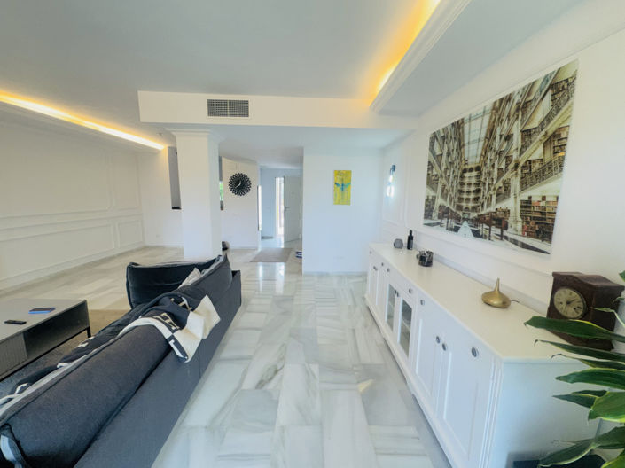 Image No.9-4 Bed Townhouse for sale