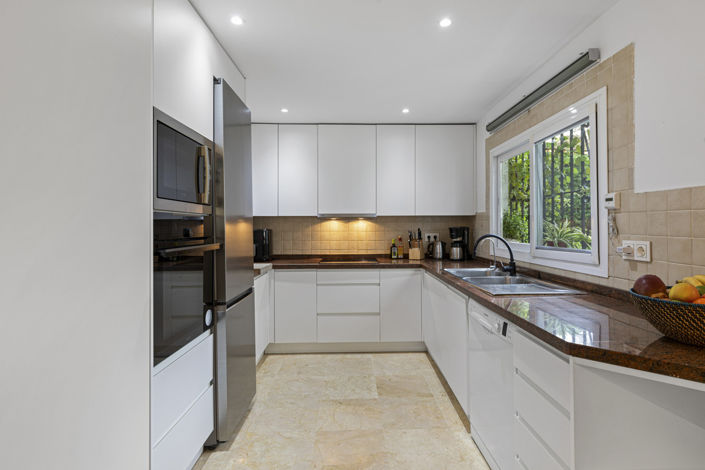 Image No.14-3 Bed Townhouse for sale