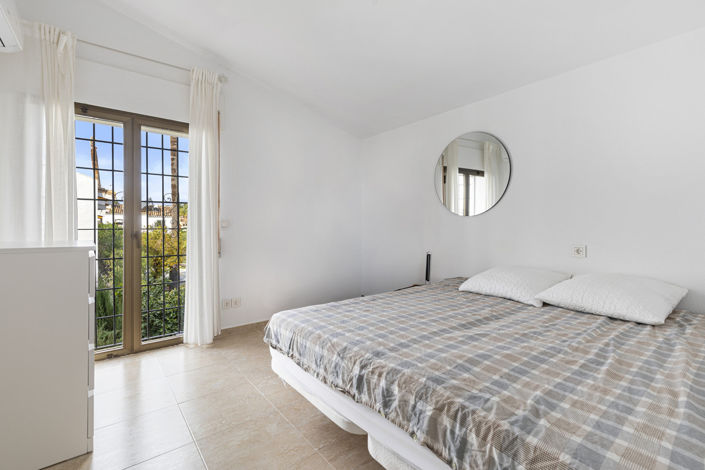 Image No.15-3 Bed Townhouse for sale