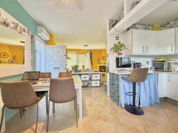 rmugy0vtsv9-467d0cee5b725f3ef65f102a0c2e69c0