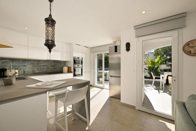 g02ujr4rt1p10-bb915d1cb19341576dcdc994b81ab9c