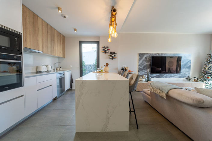 Image No.12-3 Bed Townhouse for sale