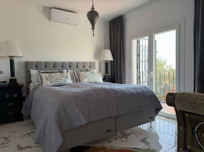 Image No.18-3 Bed Townhouse for sale