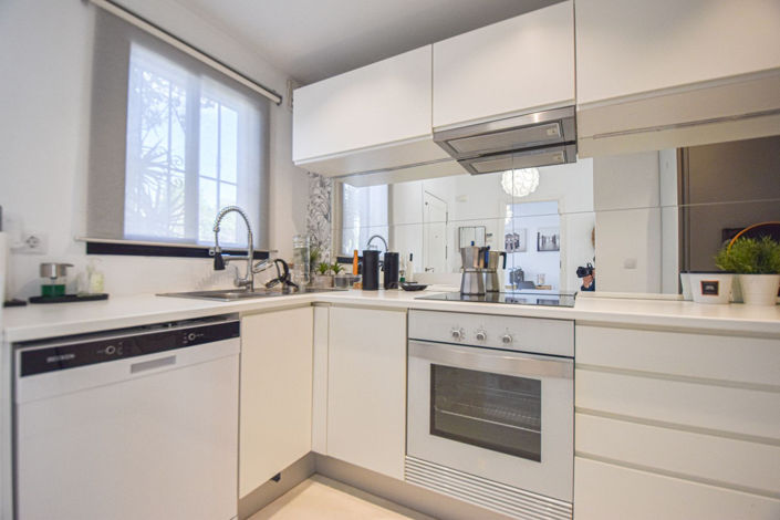 Image No.11-4 Bed Townhouse for sale