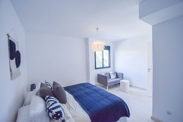 Image No.12-4 Bed Townhouse for sale