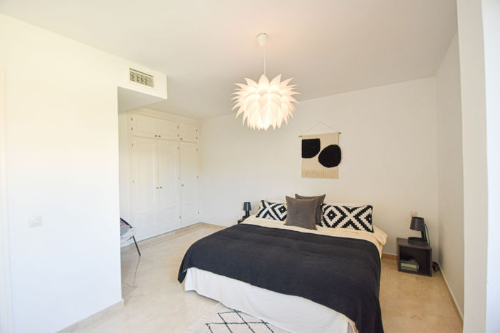 Image No.16-4 Bed Townhouse for sale