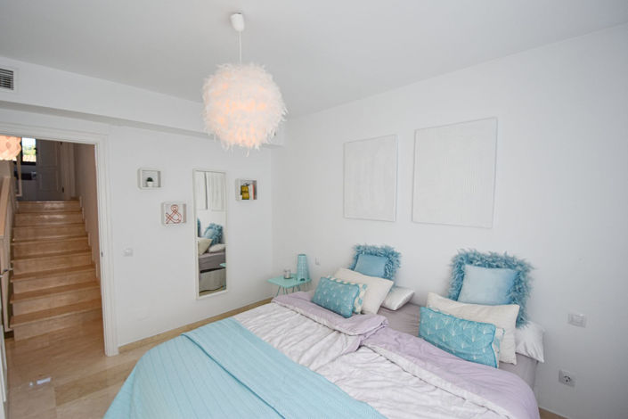 Image No.17-4 Bed Townhouse for sale