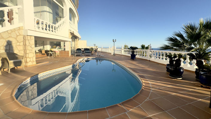 Image No.2-5 Bed Villa for sale