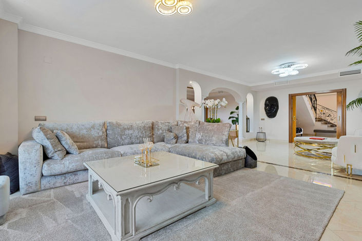 Image No.10-6 Bed Villa for sale