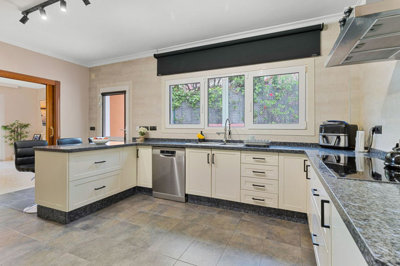 g2ft8skjewq14-d70dc3102c00d7be0e872dfe1c1f86d