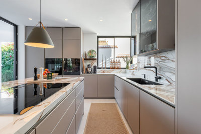 kgb7n26rj617-dd5fcd4f0eb487dfa3803f7e20814c0e