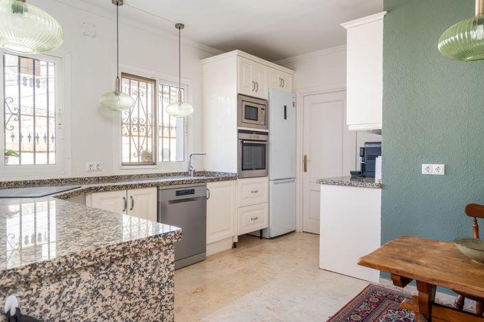 Image No.12-4 Bed Villa for sale