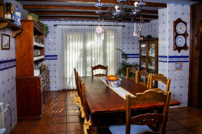 Image No.12-6 Bed Villa for sale