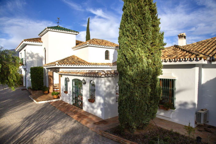 Image No.2-6 Bed Villa for sale