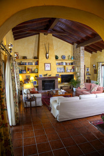 Image No.8-6 Bed Villa for sale