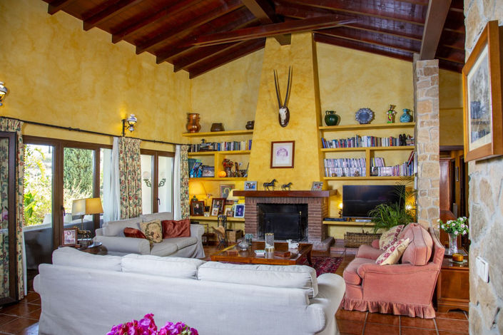 Image No.9-6 Bed Villa for sale