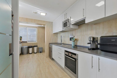 bg1uaz8uk0f11-20939a0134ad724a8cb2a801094d15a