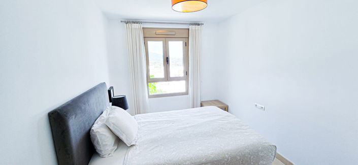 Image No.14-3 Bed Townhouse for sale