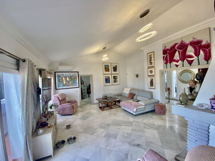 Image No.8-5 Bed Villa for sale