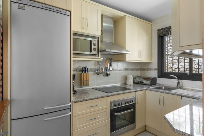 Image No.13-5 Bed Townhouse for sale