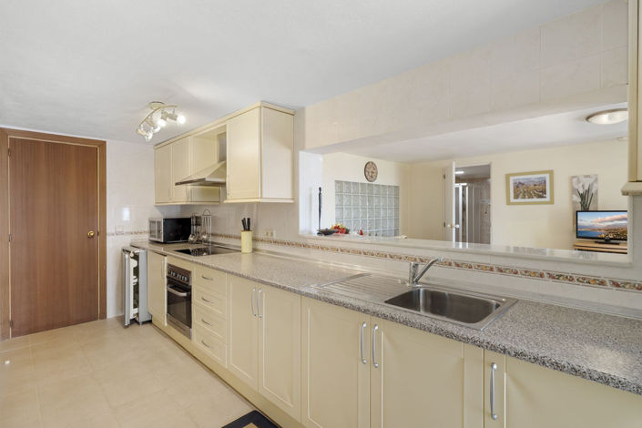 Image No.14-5 Bed Townhouse for sale