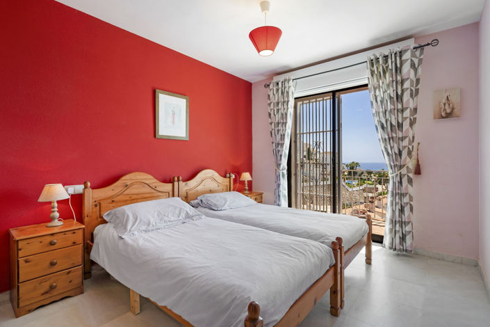 Image No.19-5 Bed Townhouse for sale