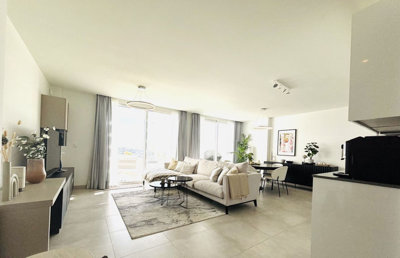 m09vx63z915-11d12f2f454f2f5e9b981fdd8b901d51