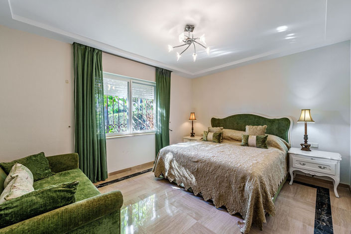 Image No.13-9 Bed Villa for sale