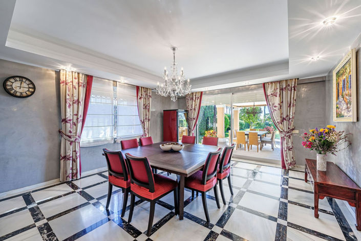 Image No.9-9 Bed Villa for sale