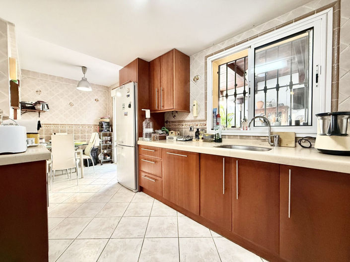 Image No.11-4 Bed Townhouse for sale