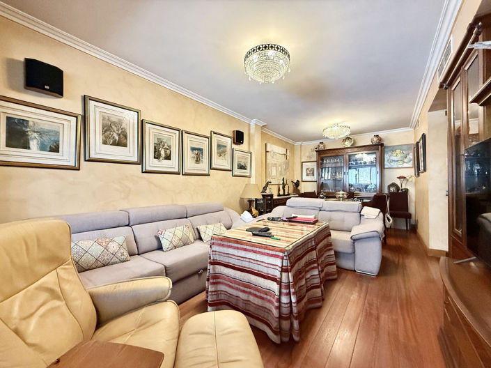 Image No.7-4 Bed Townhouse for sale