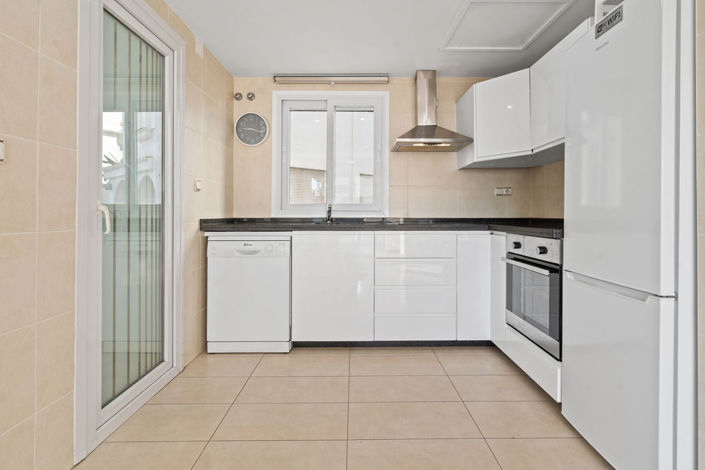 Image No.12-3 Bed Apartment for sale