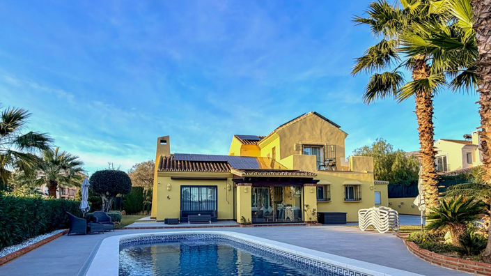 Image No.2-Villa de 4 chambres à vendre à Mijas Golf