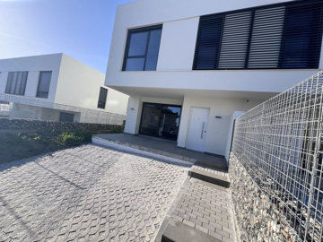 tebt2avpgj3-e898b2bb2a2fdfd06d2c39894dce8316