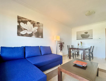 06gu5vlu4z0p8-e64a9055bba3e77ac8aca3b893cdf82