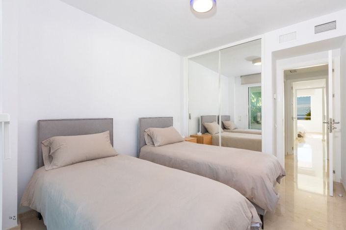 Image No.12-3 Bed Apartment for sale