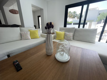 txdmvlt92c11-20939a0134ad724a8cb2a801094d15a4