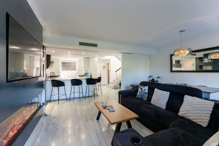 Image No.12-3 Bed Townhouse for sale