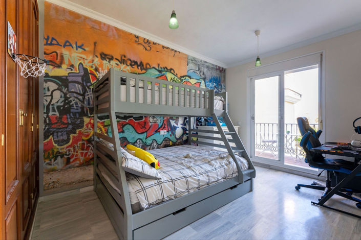 Image No.18-3 Bed Townhouse for sale