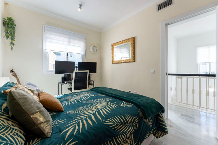 Image No.20-3 Bed Townhouse for sale