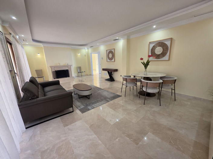 Image No.4-4 Bed Villa for sale