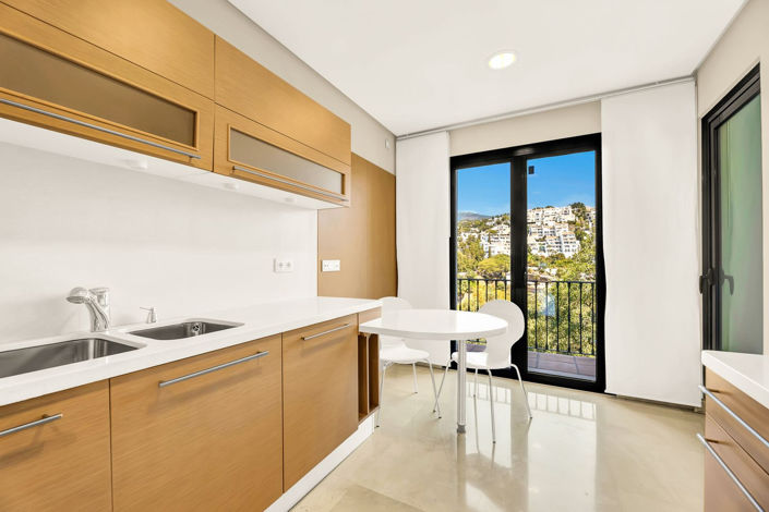 Image No.8-3 Bed Apartment for sale