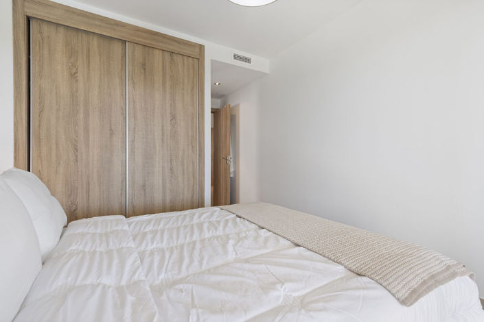 Image No.18-3 Bed Apartment for sale