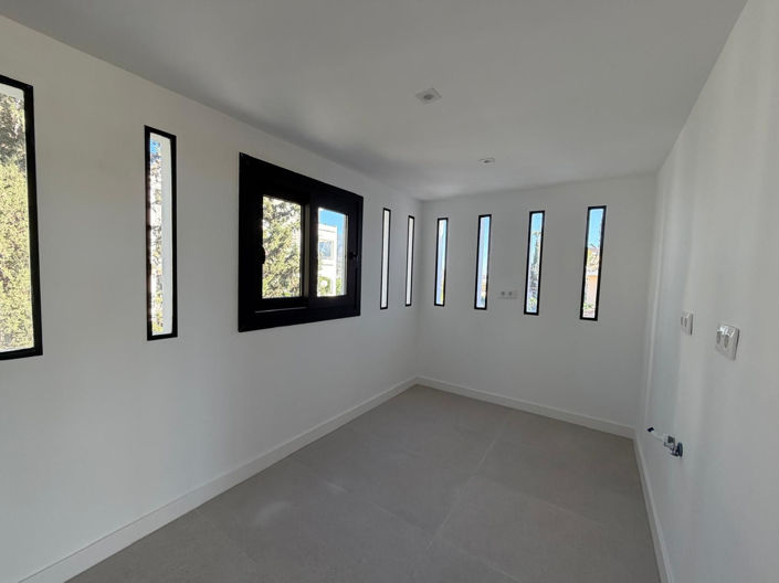 Image No.11-3 Bed Villa for sale