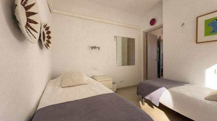 Image No.12-4 Bed Villa for sale