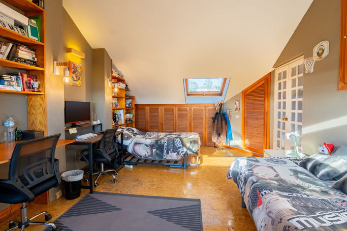 Image No.14-4 Bed Townhouse for sale