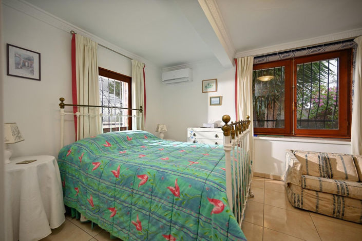 Image No.10-4 Bed Villa for sale